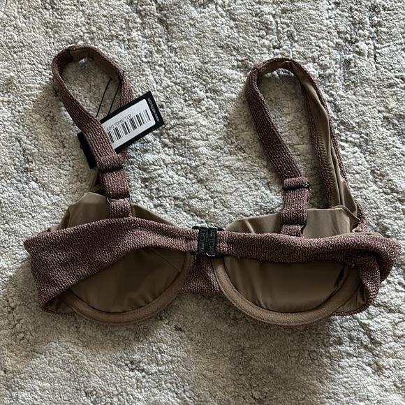 Vetchy Laguna Gold Bikini Top NWT - Picture 3 of 5